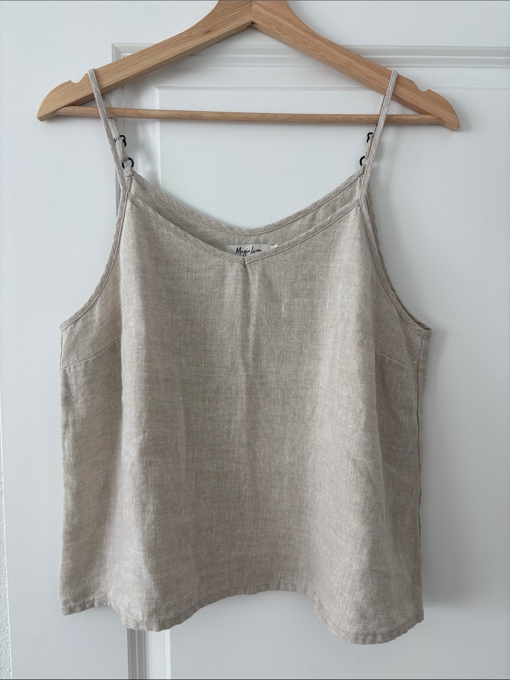 Magic Linen V-neck Tank Top